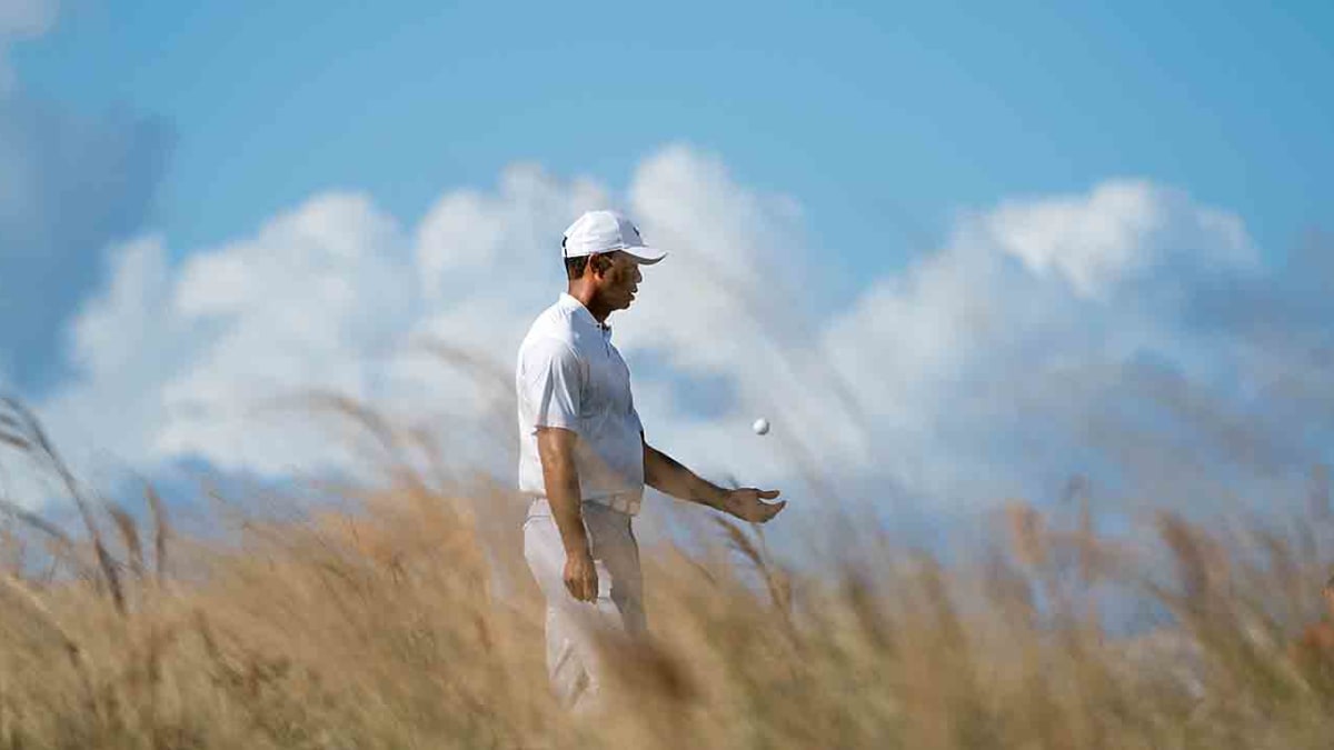 Woods leaves opening in Hero World Challenge field with his status