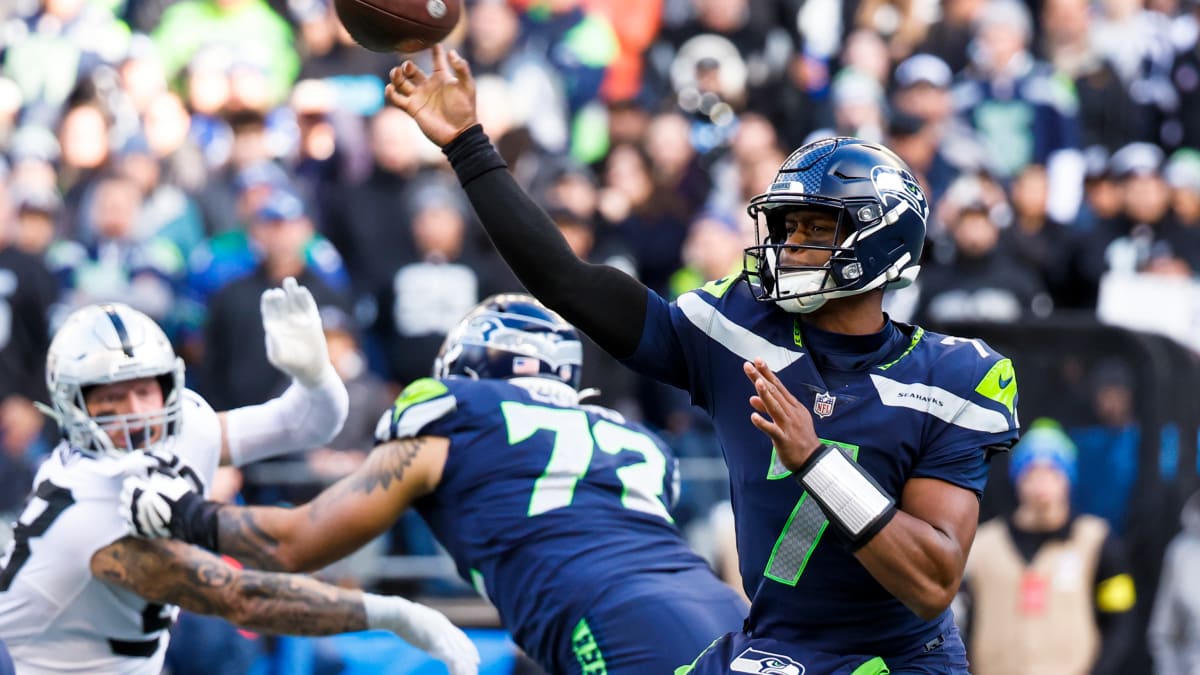 Seahawks backup QB Geno Smith out of Raiders game with concussion - Field  Gulls