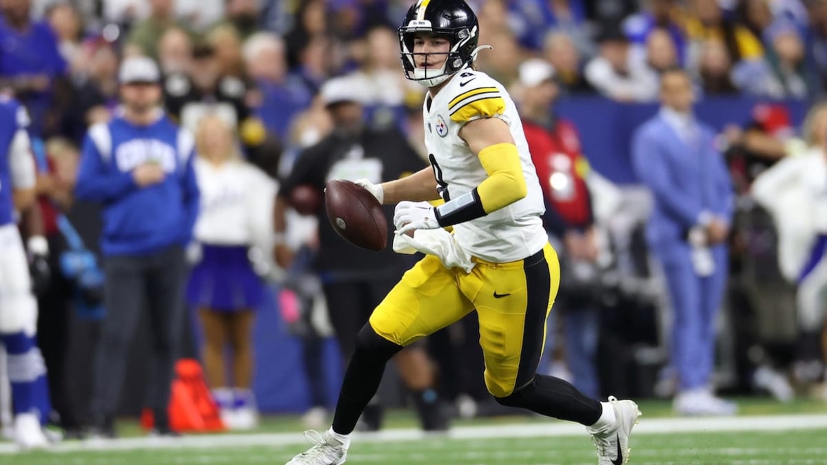 Kenny Pickett Wears Classic Nike Sneakers Before Steelers Game - Sports  Illustrated FanNation Kicks News, Analysis and More