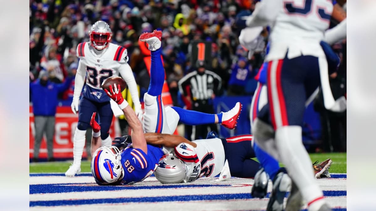 Buffalo Bills make history in 47-17 playoff win against New