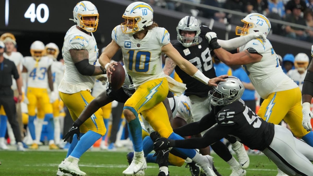 Las Vegas Raiders running back Josh Jacobs performs well against the LA  Chargers - Sports Illustrated Las Vegas Raiders News, Analysis and More