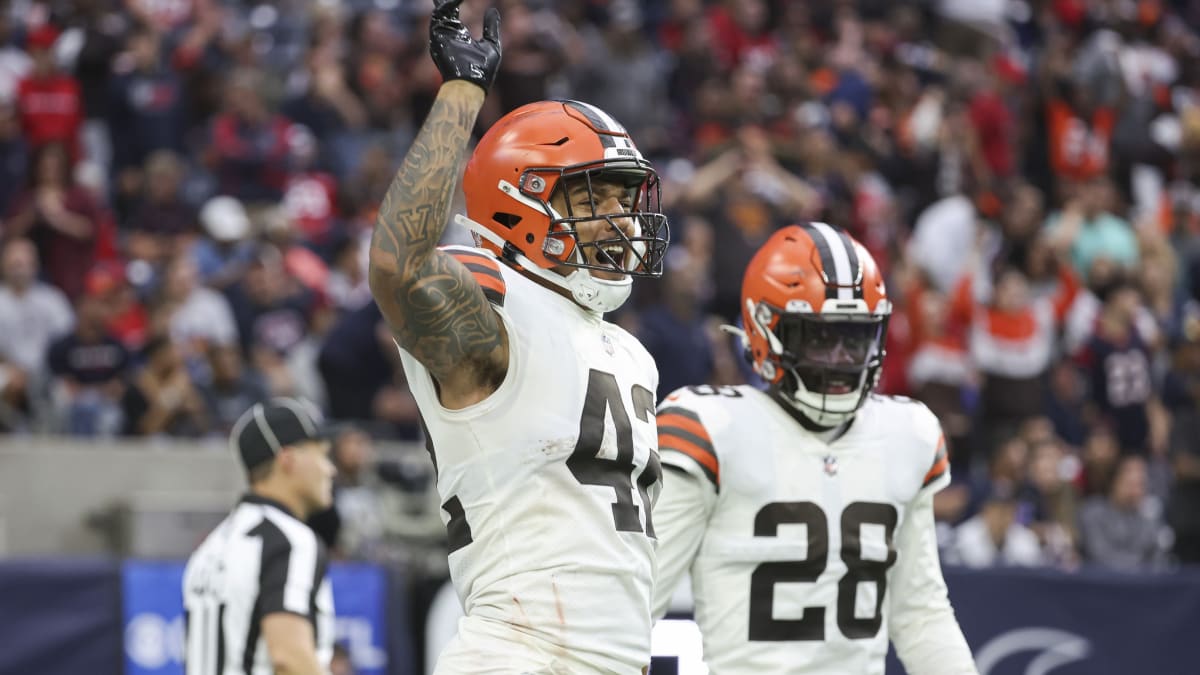 Cleveland Browns defensive coordinator Joe Woods stands on the field prior  to the start of an NFL football game against the Tampa Bay Buccaneers,  Sunday, Nov. 27, 2022, in Cleveland. (AP Photo/Kirk