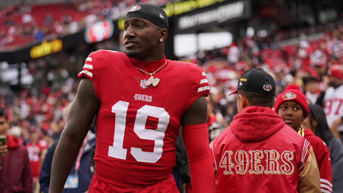 49ers Deebo Samuel Carted Off Field After Terrifying Hit vs. Buccaneers -  Sports Illustrated