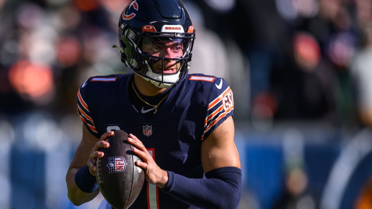 Bears' QB Justin Fields excited to use Eagles as test of team improvement –  NBC Sports Chicago