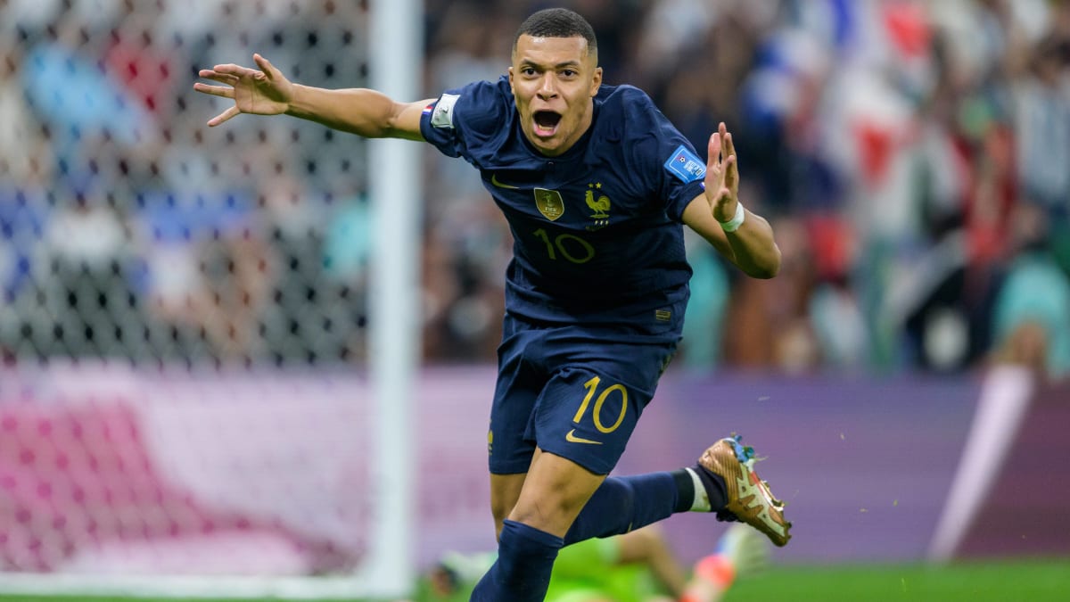 Watch Kylian Mbappe score two World Cup final goals in 95 seconds