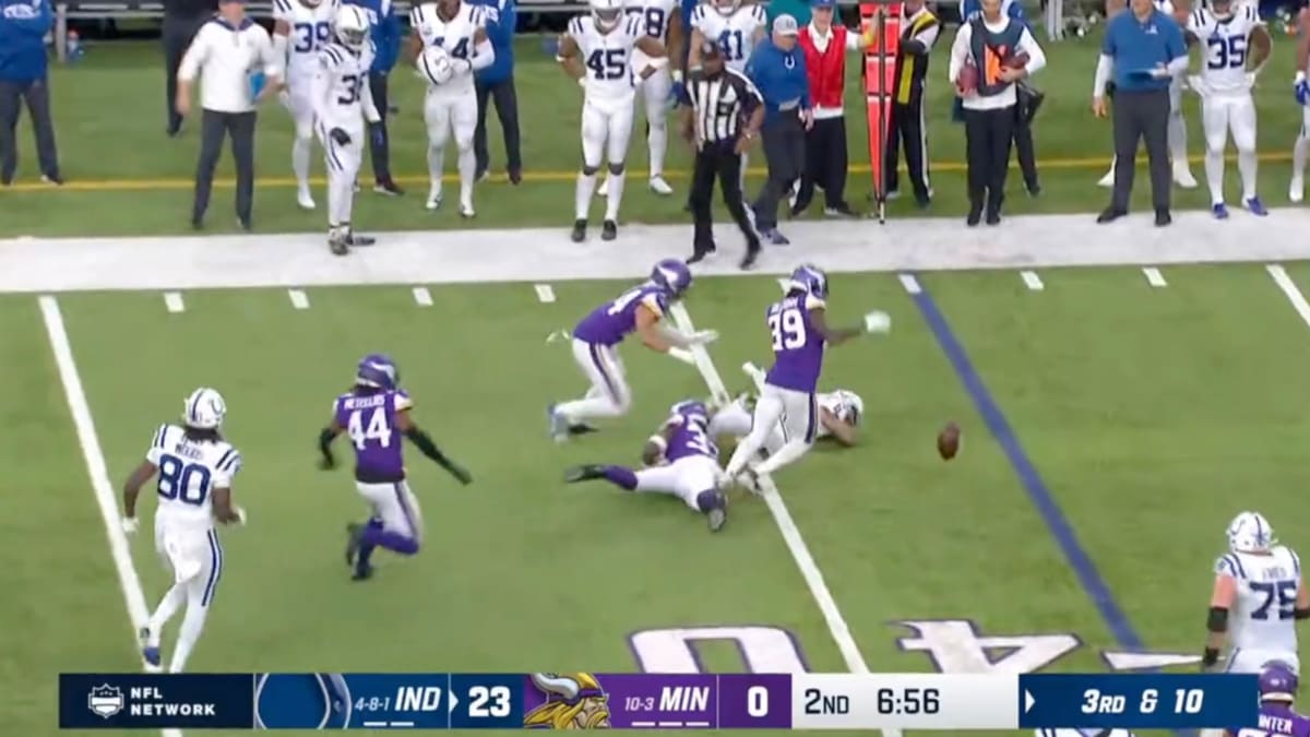 Refs Screw Vikings Out Of A TD By Ruling Play Dead After Colts Clearly  Fumbled - Daily Snark