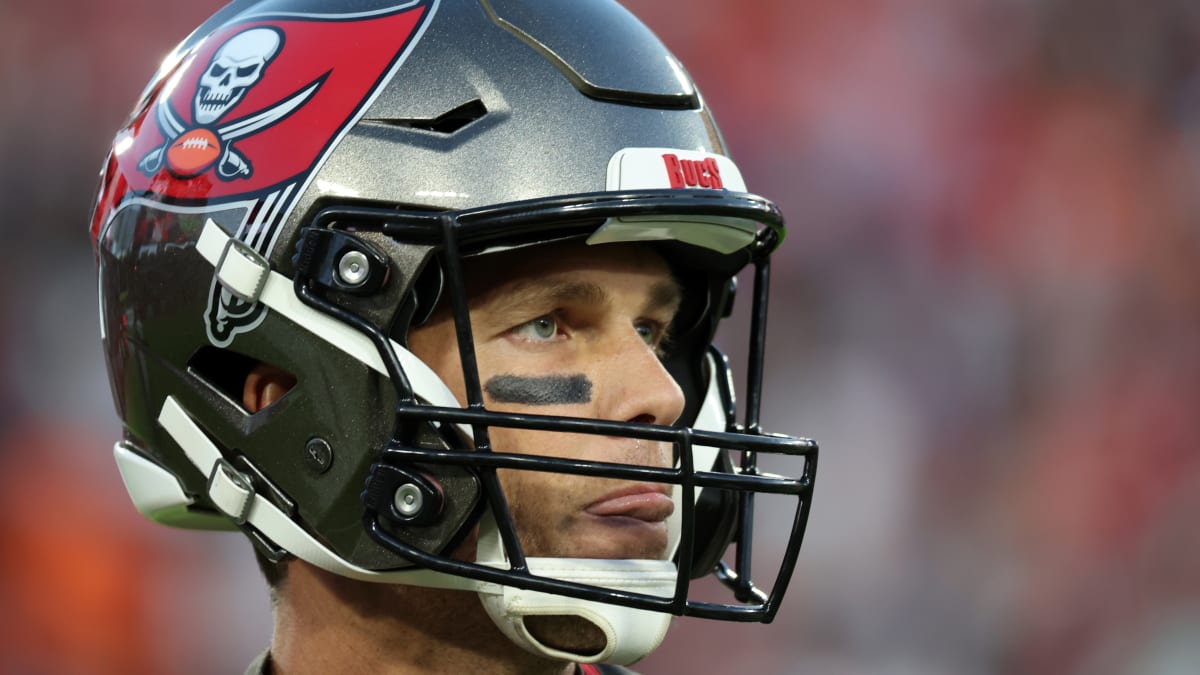 With Old Riddell Helmet 'On The Shelf,' Tom Brady Is Still Breaking In The  New