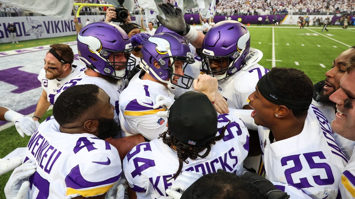 Paul Allen Calls Vikings' 61-Yard Field Goal to Beat Giants on Last Play