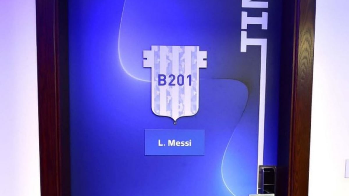 SPORTbible on X: Lionel Messi will be rooming alone for the first time at  the World Cup in Qatar. Since the Argentina youth sides, Messi had always  shared a room with best