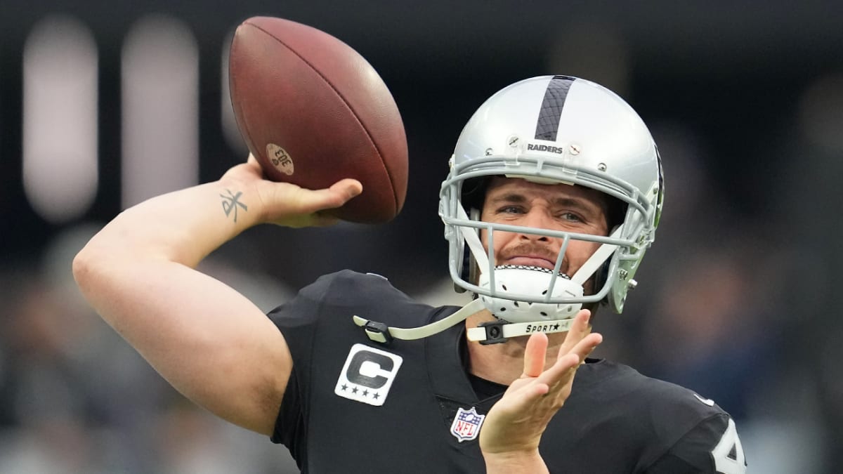 Derek Carr injury: Raiders QB suffers rib injury in Week 12, Jarrett  Stidham comes in as backup - DraftKings Network