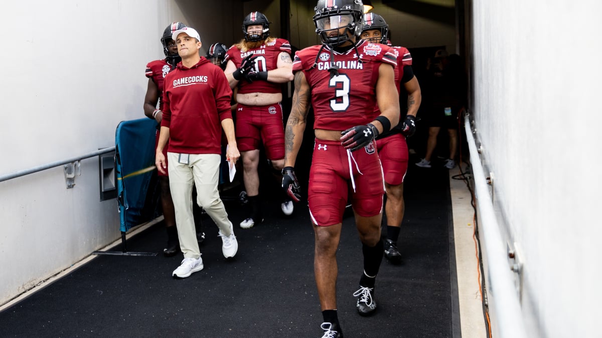 Eddie Lewis emerging as reliable target for South Carolina offense