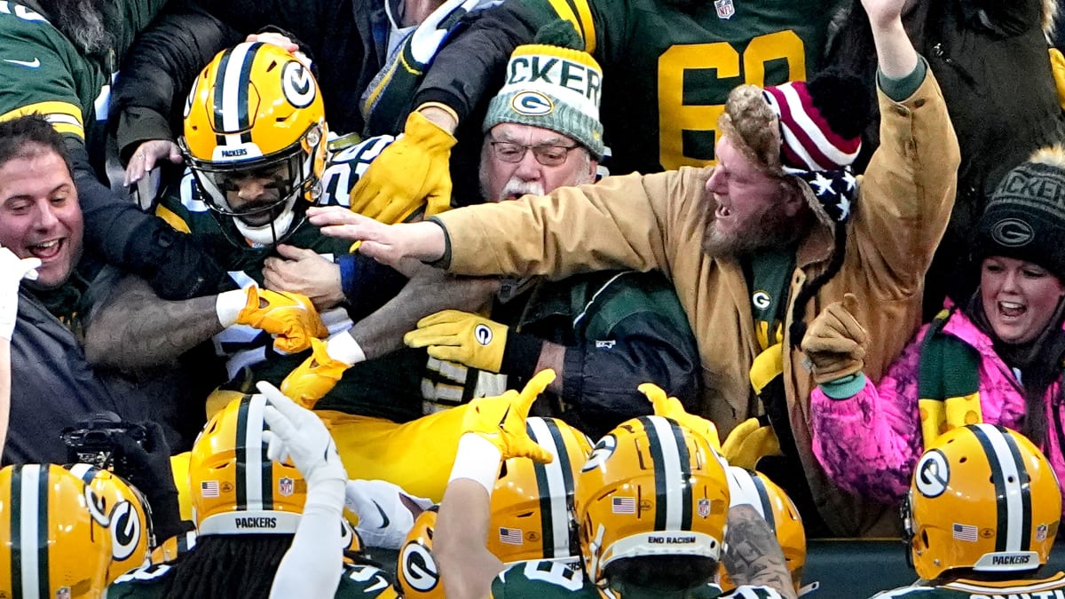 Packers thump Vikings, now in driver's seat for playoff berth