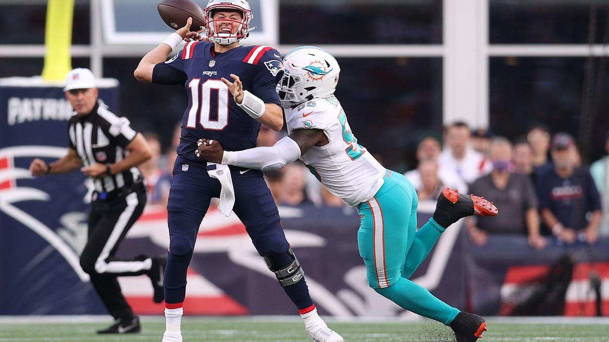 New England Patriots vs. Miami Dolphins Sunday Night Football: How to  Watch, Betting Odds, Injury Update - Sports Illustrated New England Patriots  News, Analysis and More