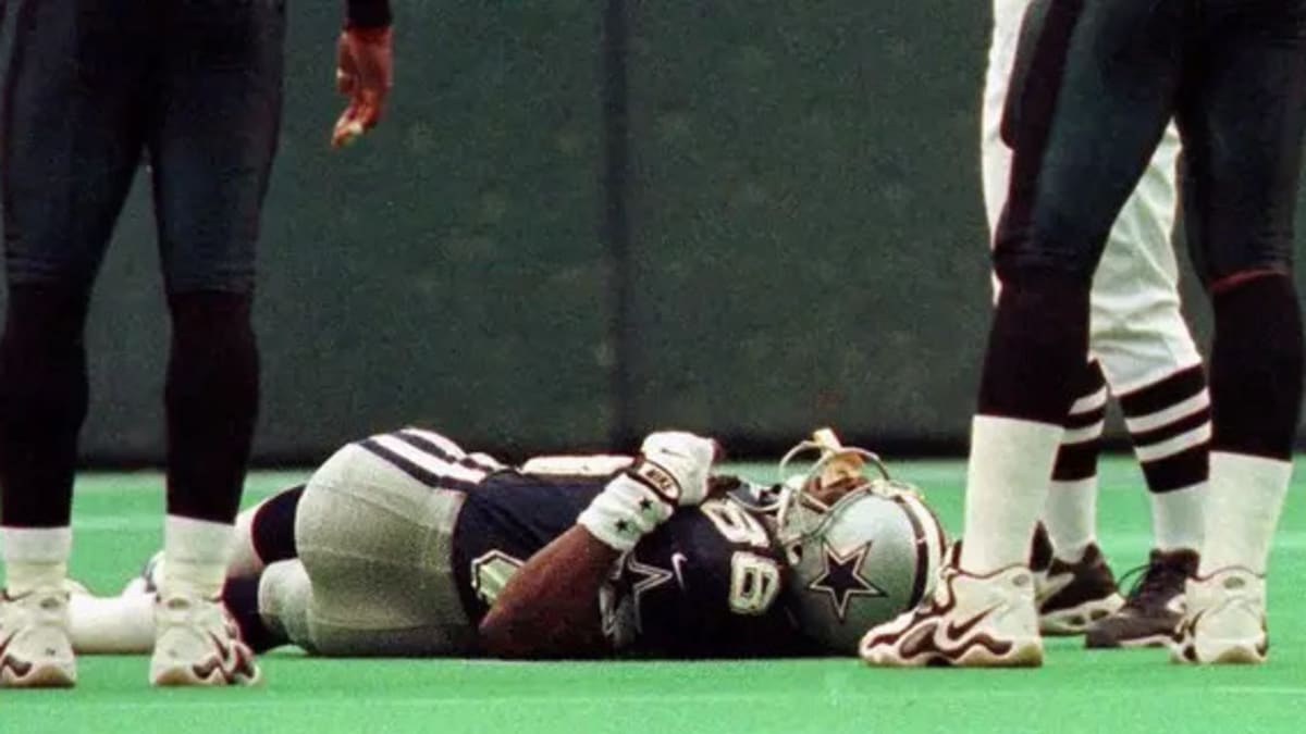 Guy in a snowman costume at the 1977 Vikings-Cowboys NFC