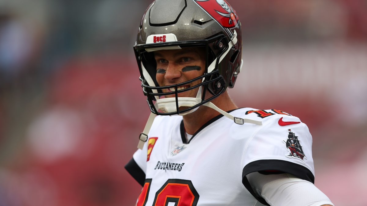 NFL: Tom Brady debuts with Tampa Bay Bucs in Sunday football kickoff -  ABC13 Houston