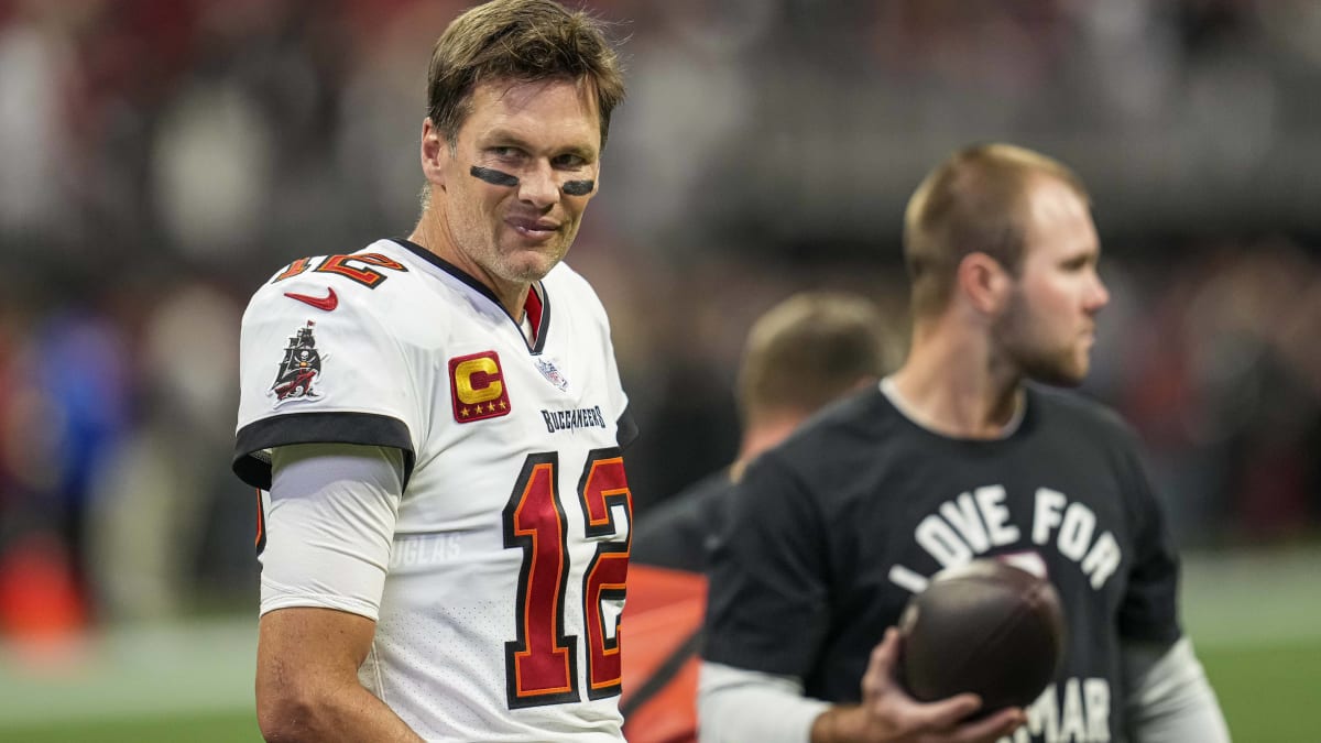 49ers Players Ask for Photos, Autograph With Tom Brady After Win Over Bucs