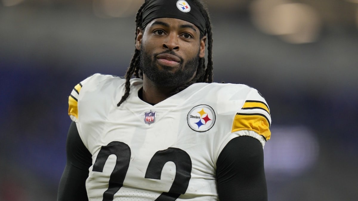 Pittsburgh Steelers RB Najee Harris Quietly Approaching 1,000-Yard  Milestone - Sports Illustrated Pittsburgh Steelers News, Analysis and More