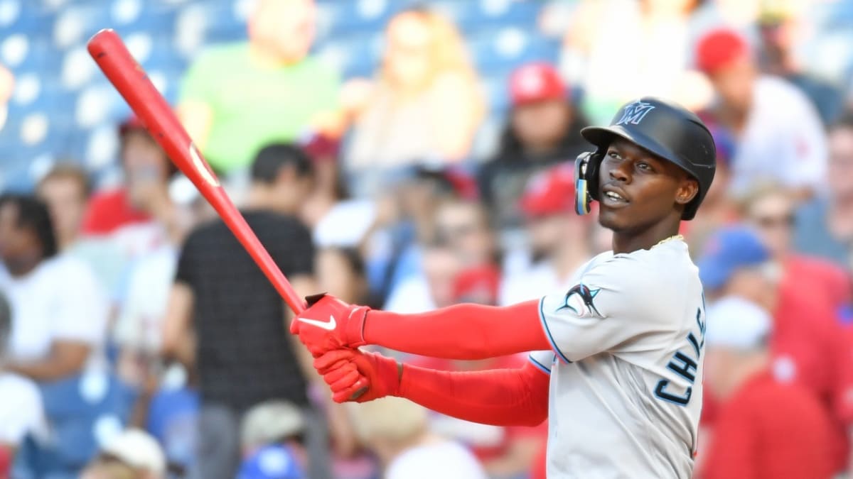 Luis Arráez primero en llegar a 100 hits con Marlins de Miami