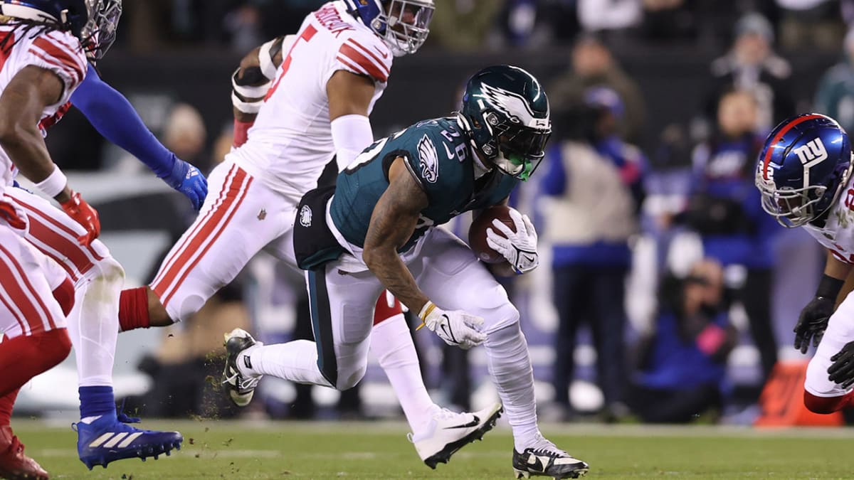 Eagles dominate Giants and send warning to rest of NFC playoff