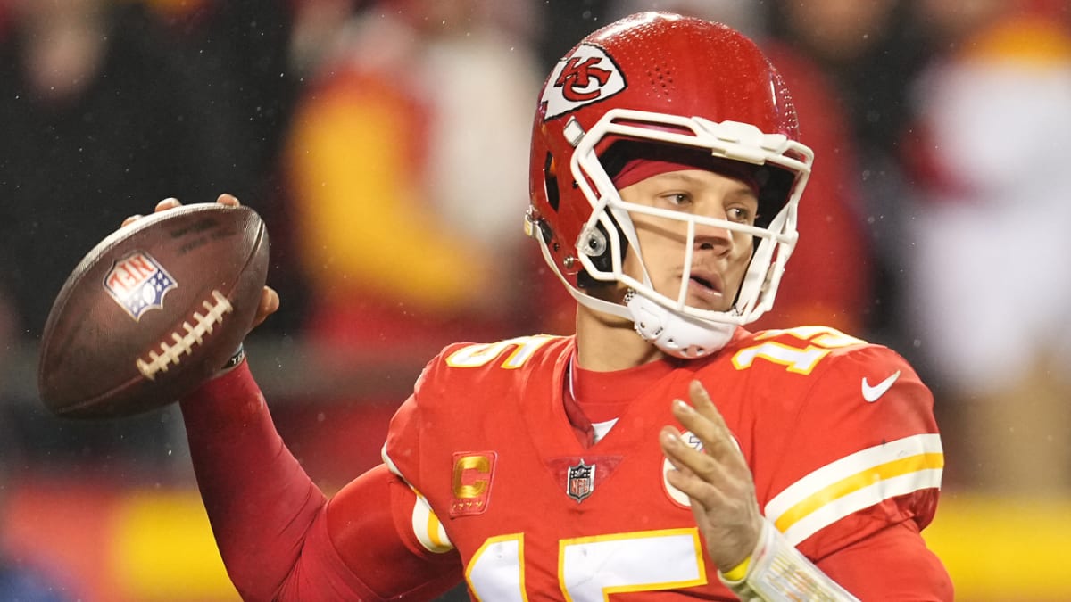 Buccaneers vs. Chiefs: Best Same Game Parlay picks & player props for  Sunday Night Football include two Patrick Mahomes bets, a Tom Brady  interception prop, Travis Kelce touchdown