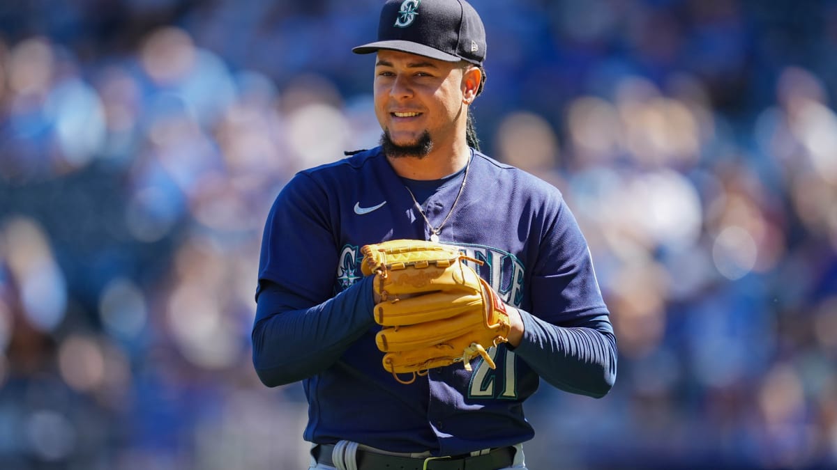 Mariners sign ace Luis Castillo to five-year, $108 million extension, Mariners