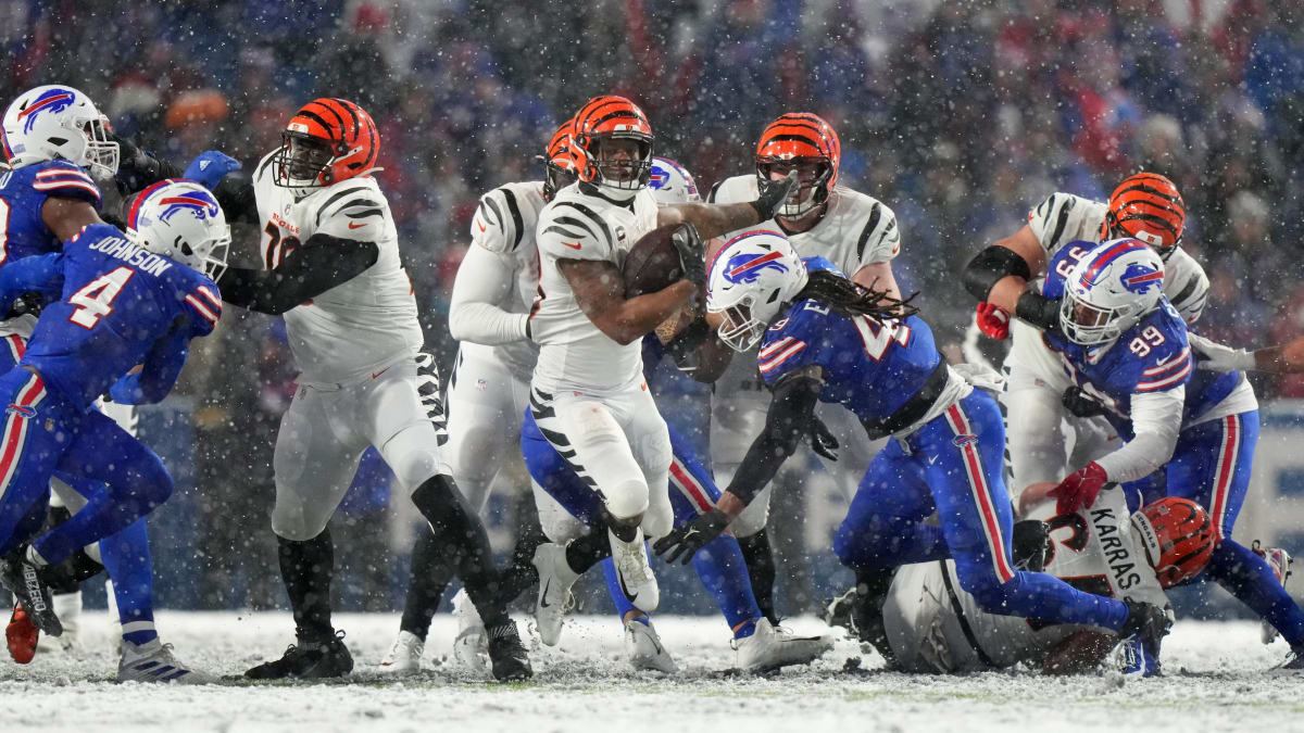 Joe Mixon Praises O-Line After Cincinnati Bengals' Win Over Buffalo Bills 