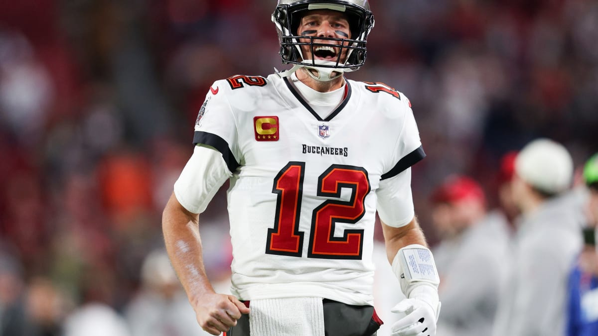 Chris Simms claims to have known the Dolphins' trade offer for Tom Brady -  Tampa Bay Buccaneers, BucsGameday