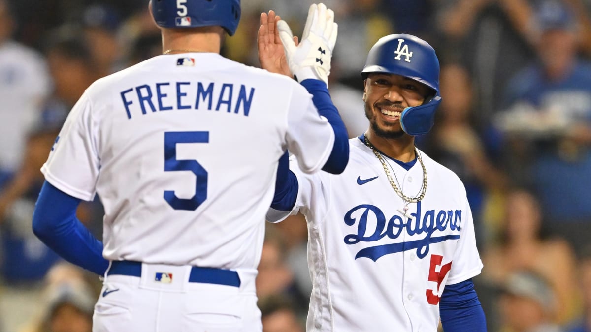 💙 It's the Freddy Freeman Effect 🕺 ⚾️ Dodgers fans had their fun at