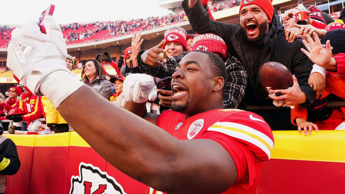 Photo: Chiefs' Chris Jones Attends Lions Game in Suite amid