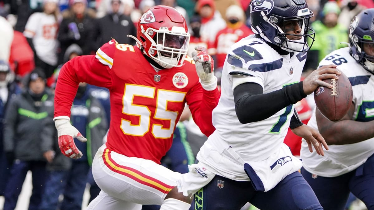 Should Seattle Seahawks bring back EDGE Frank Clark?