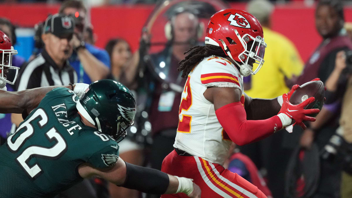 Kansas City Chiefs linebacker Nick Bolton (32) rushes during an NFL  football game against the Las Vegas Raiders Monday, Oct. 10, 2022, in Kansas  City, Mo. (AP Photo/Peter Aiken Stock Photo - Alamy