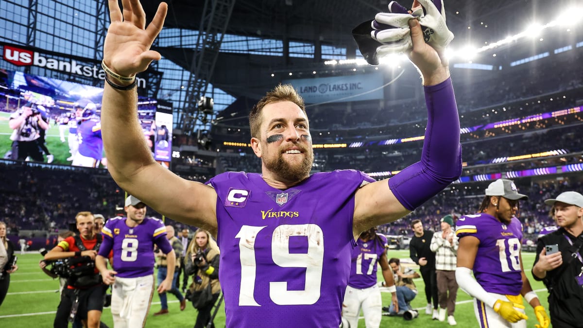 NFL on FOX - Minnesota Vikings WR Adam Thielen becomes the first player in  the Super Bowl era to have 5 straight 100+ receiving yard games to start  the NFL season.