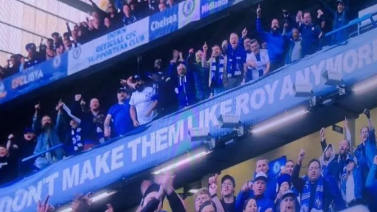 Chelsea fans unfurl two huge banners before Brighton humble the