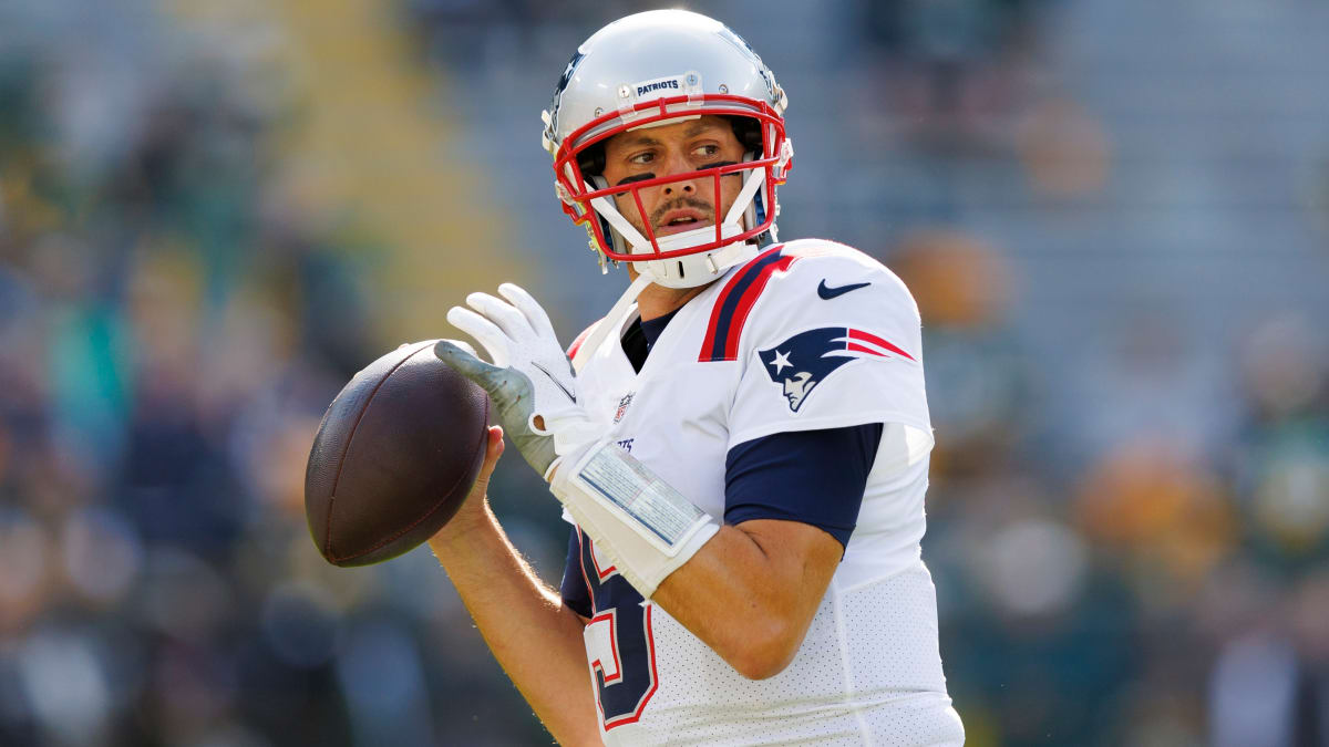 NFL: Indianapolis Colts sign ex-Patriots QB Brian Hoyer