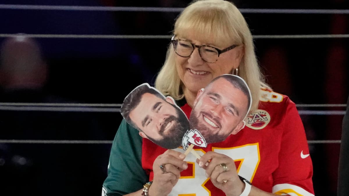 Donna Kelce: Super Bowl Outfit Worn By Mom of Travis, Jason Kelce