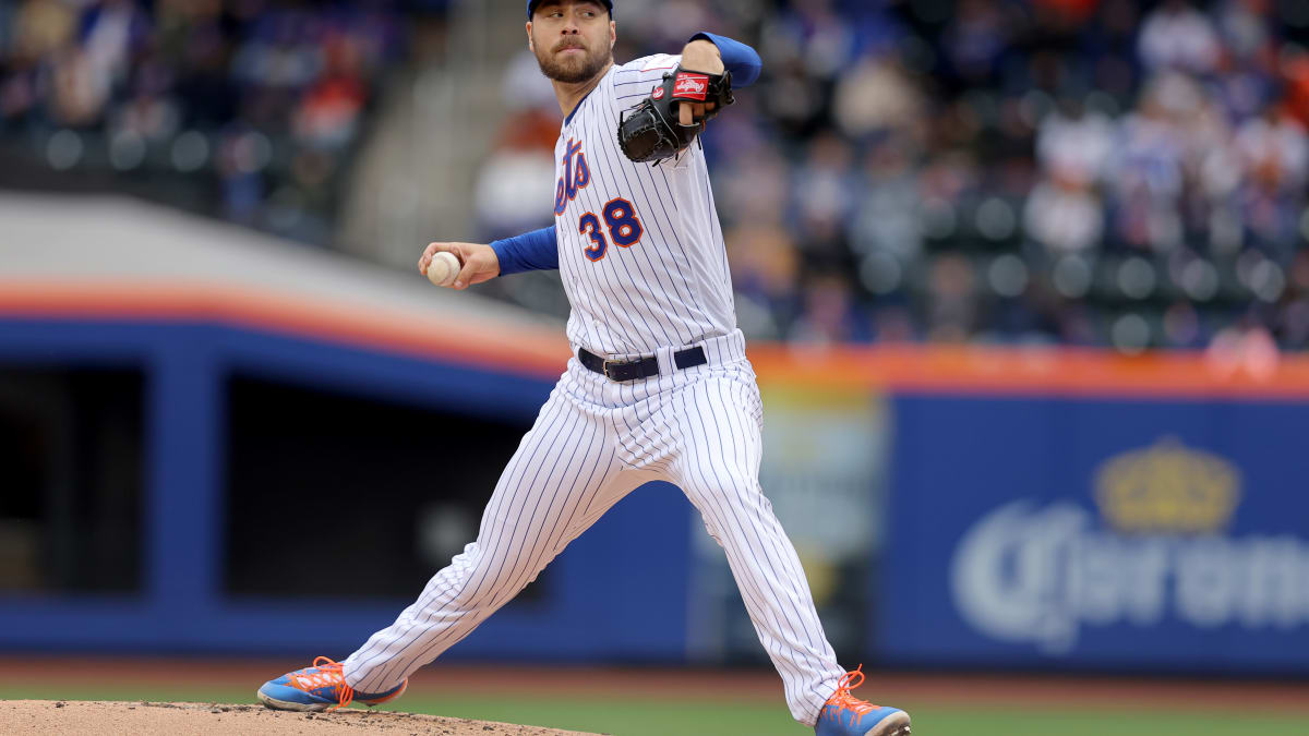 FLUSHING, NY - AUGUST 28: New York Mets Pitcher Tylor Megill (38) delivers  a pitch during the first inning of.a Major League Baseball game between the  Texas Rangers and the New York