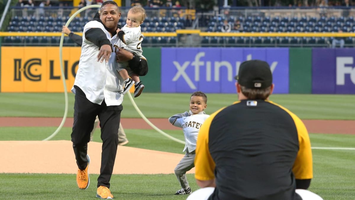 SI Photo Blog  Roberto clemente, Pittsburgh pirates, Baseball history