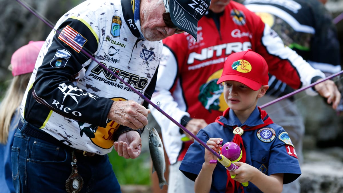 Chiefs' Chris Jones to compete in CBS fishing tournament 'The Catch