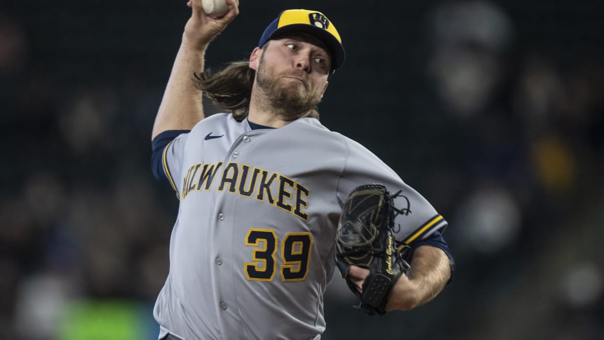 Brewers' Rowdy Tellez continues to hammer Red Sox pitching