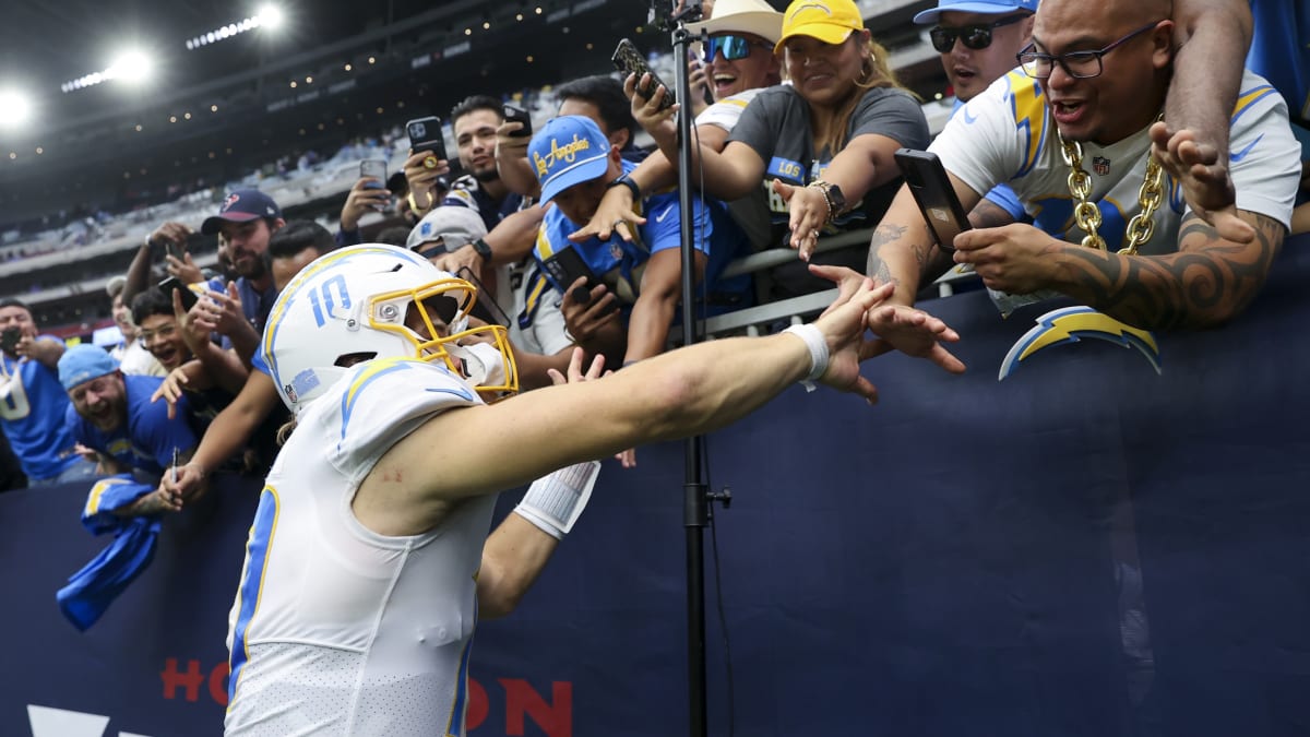 Chargers News: Justin Herbert's jersey is a top-10 best seller - Bolts