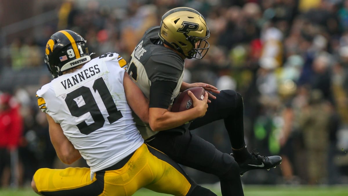 NFL Draft Grades on Packers' First-Round Pick Lukas Van Ness