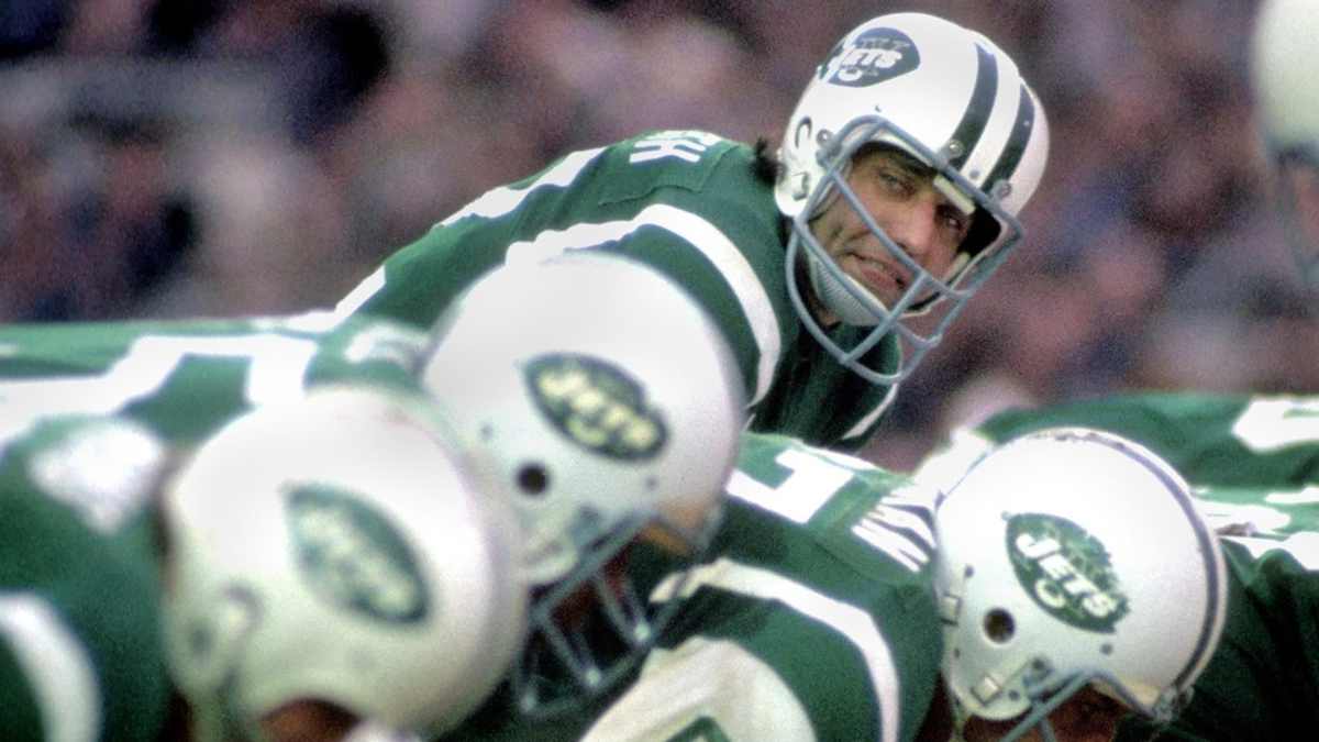 Aaron Rodgers isn't the first QB to call audible late in their career; Joe  Namath knows all about it - Newsday