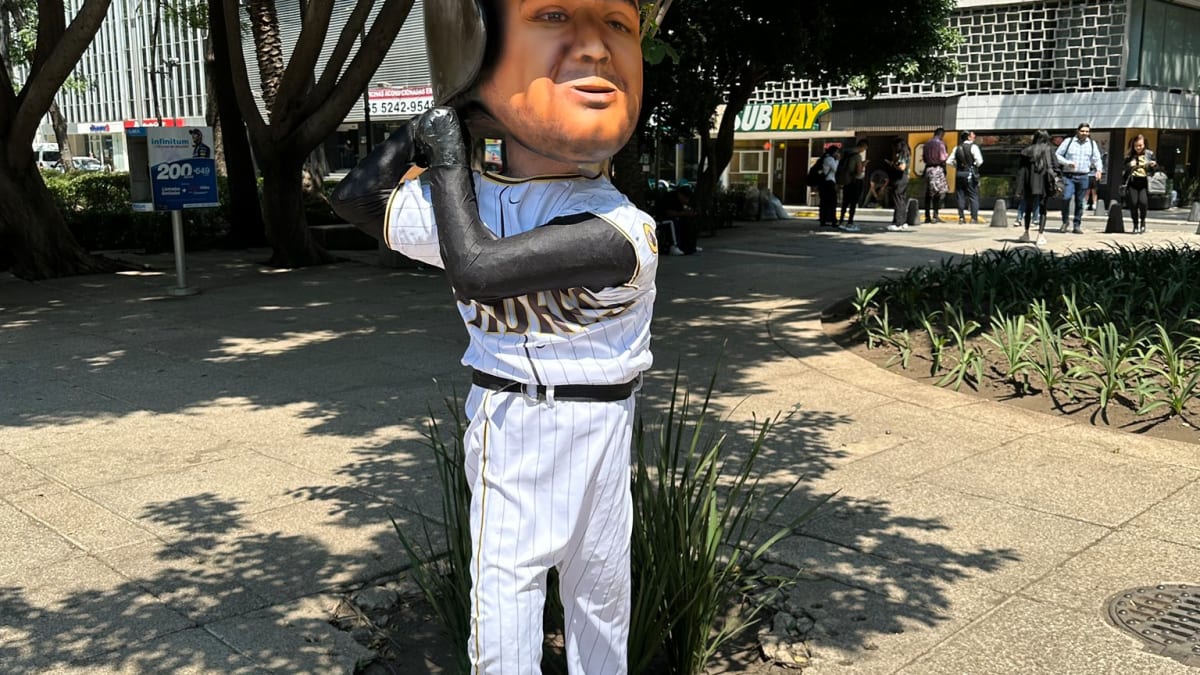 Juan Soto statue outside of Mexico City baseball stadium where