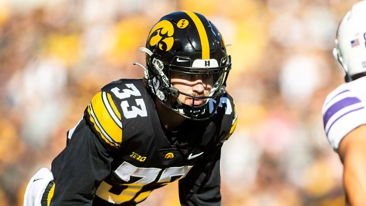 Broncos trade back into third round, select DB Riley Moss with