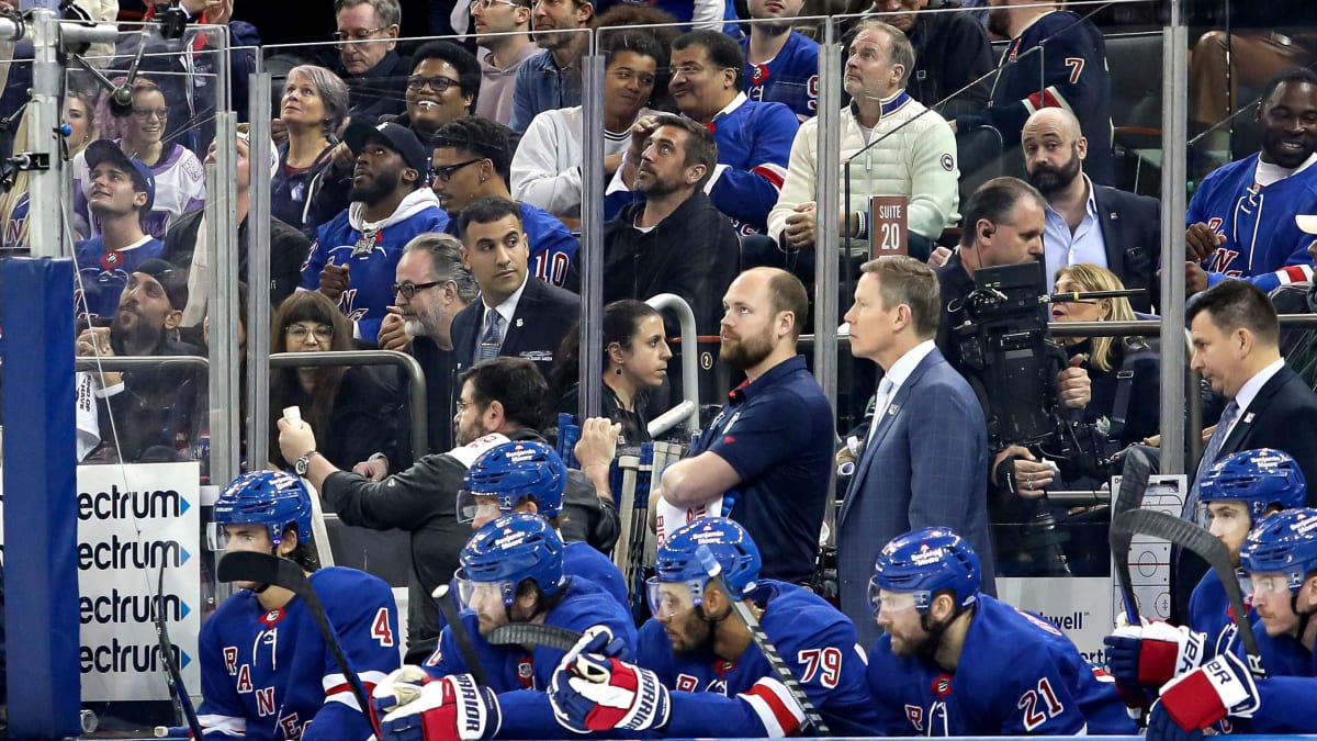 Aaron Rodgers, Breece Hall, Allen Lazard take in Devils-Rangers game