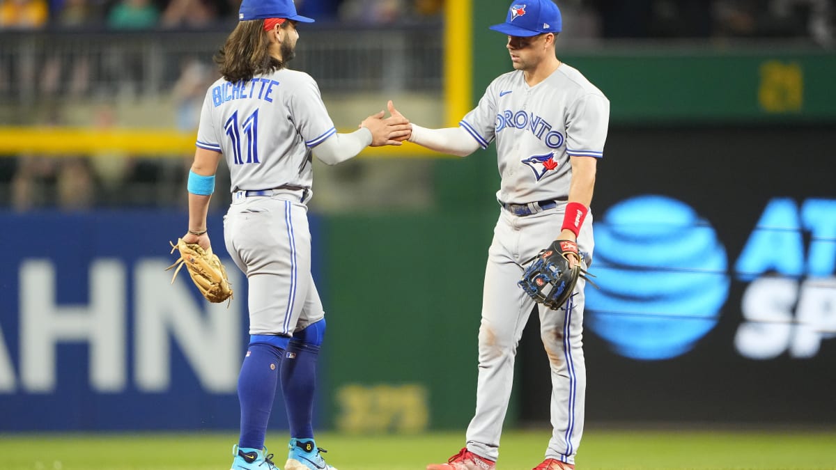 Toronto Blue Jays left fielder Daulton Varsho (25) waits for his