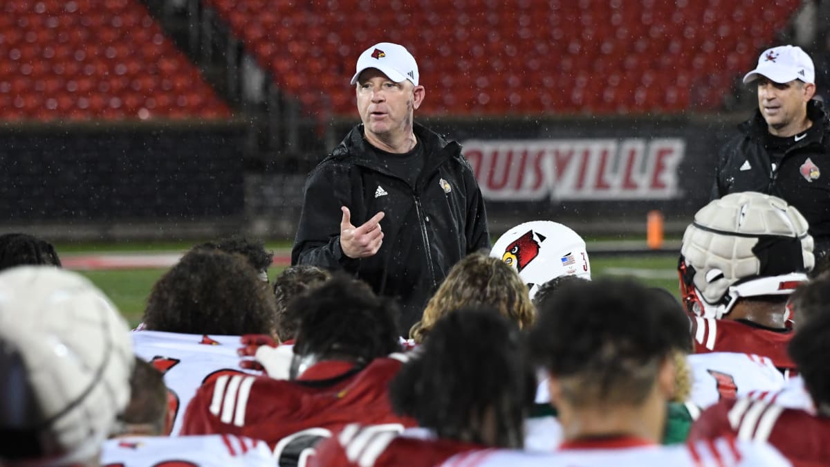 Are the Louisville Cardinals a top-25 team? Discussing realistic football  expectations for 2023