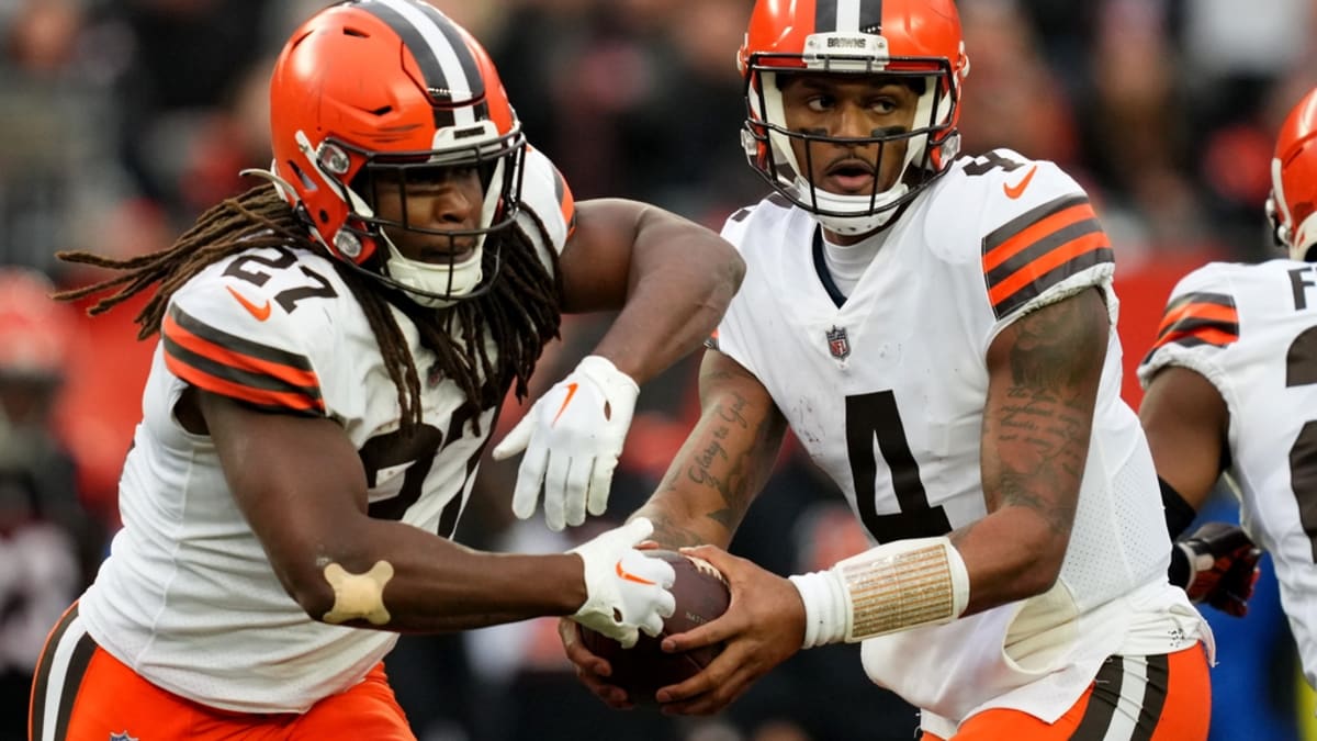 Browns should fortify backfield by re-signing Kareem Hunt