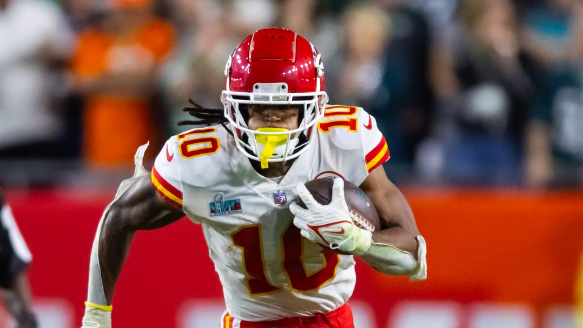 KC Chiefs RB Clyde Edwards-Helaire's Fantasy Football Stock is Rising -  Sports Illustrated Kansas City Chiefs News, Analysis and More