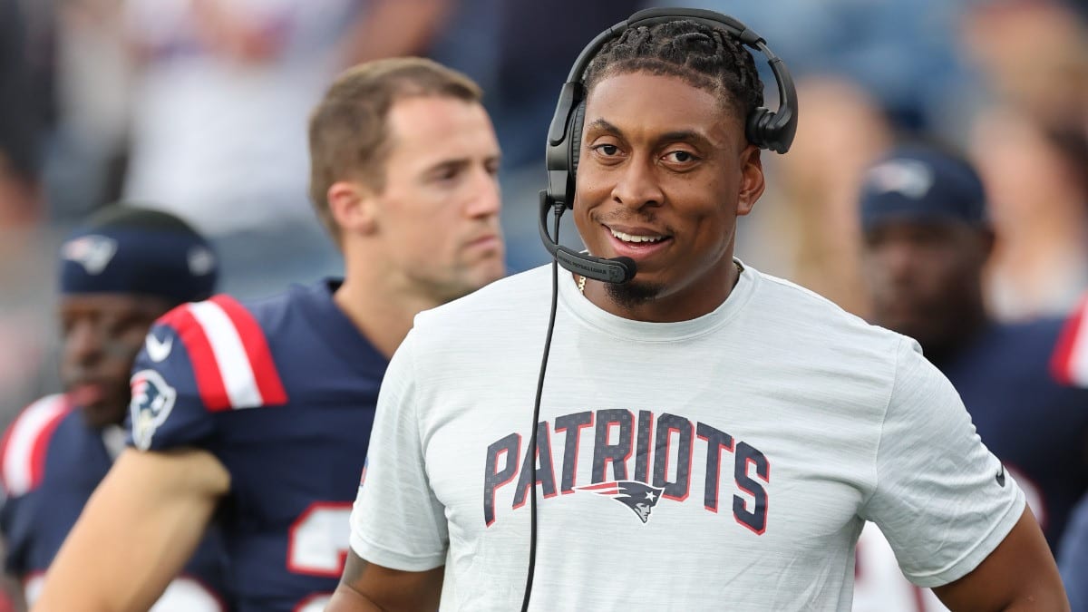 Report: New England Patriots Assistant DeMarcus Covington 'Well-Positioned'  For Defensive Coordinator Hire - Sports Illustrated New England Patriots  News, Analysis and More